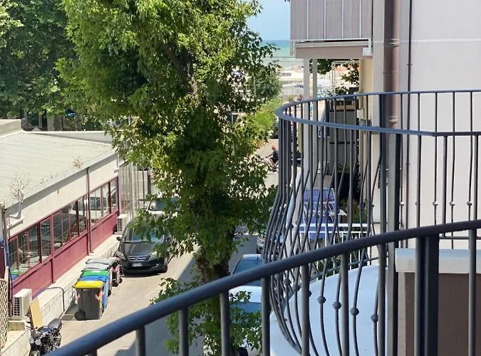 Noah ベッド・アンド・ブレックファスト 3*